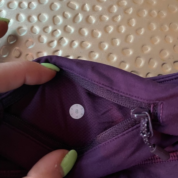 Lululemon Size 8 - Picture 3 of 3